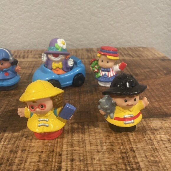 Fisher Price Little People lot of 7 community workers and friends - Picture 3 of 8
